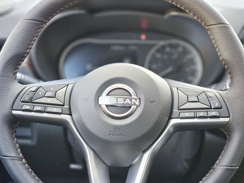 New 2025 Nissan Versa SR w/ Trunk Package FWD image 15