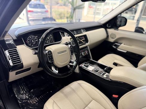 Used 2017 Land Rover Range Rover HSE AWD/4WD image 4