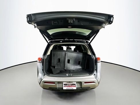 Used 2023 Nissan Pathfinder Platinum w/ Lighting Package (N93) FWD image 38