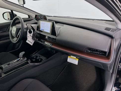 Used 2026 Toyota Prius Plug-In Hybrid FWD image 27
