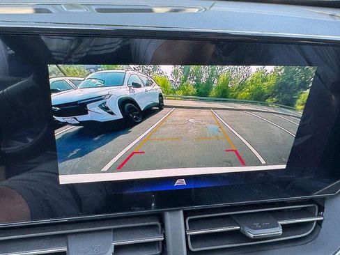 New 2026 Chevrolet Trax LT w/ Driver Confidence Package FWD image 39