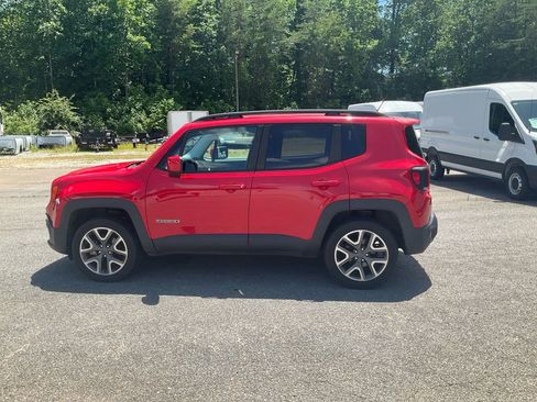 Used 2017 Jeep Renegade Latitude AWD/4WD image 8