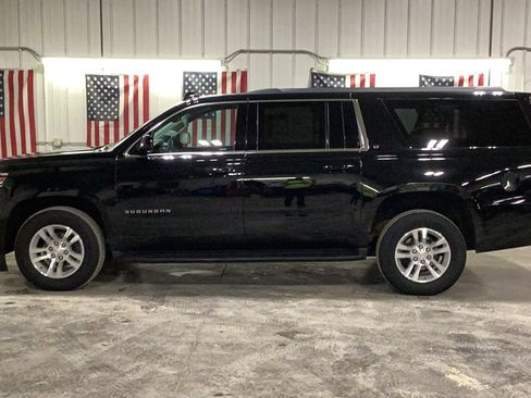 Used 2018 Chevrolet Suburban LT AWD/4WD image 3