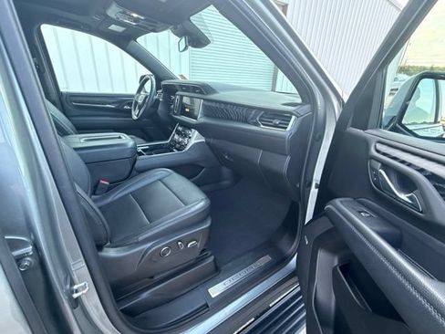 Used 2023 GMC Yukon Denali RWD image 21