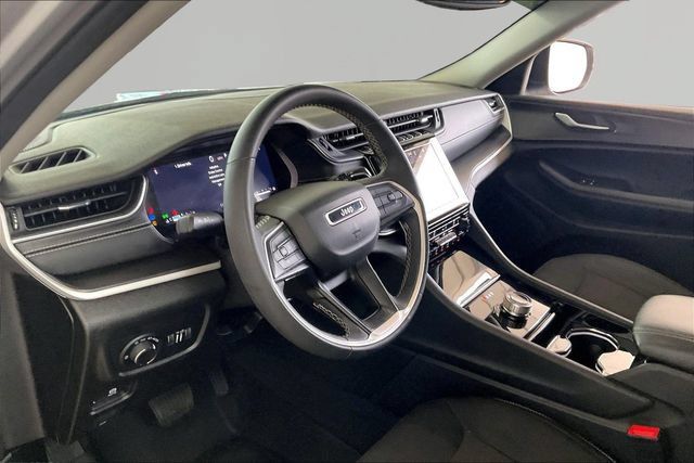 Used 2023 Jeep Grand Cherokee L Laredo w/ Luxury Tech Group I AWD/4WD image 12