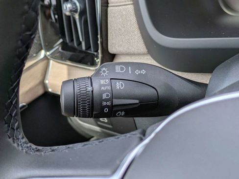 New 2026 Volvo XC90 B5 Core image 38