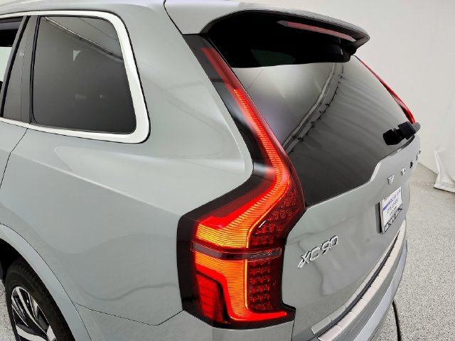 New 2027 Volvo XC60 B5 Core AWD/4WD image 32