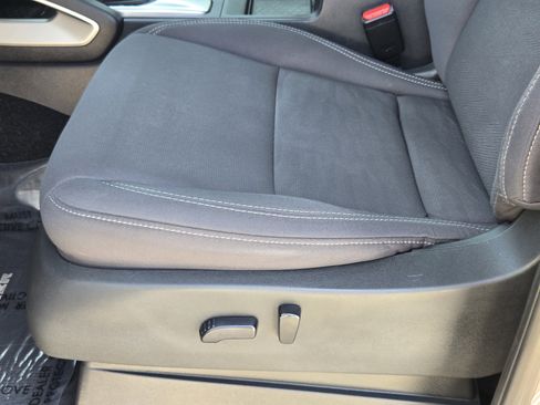 Used 2022 Nissan Frontier SV w/ Technology Package image 23