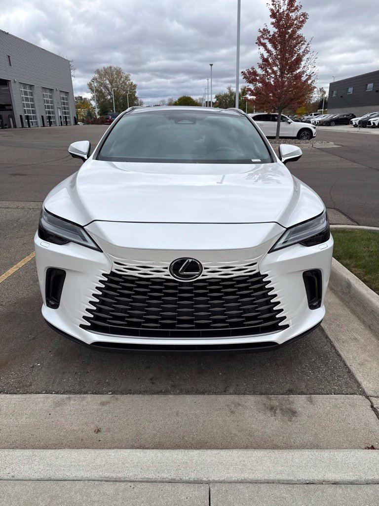 Used 2025 Lexus RX 350 FWD w/ Convenience Package image 2
