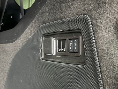 Certified 2024 Cadillac Escalade ESV V AWD/4WD image 24