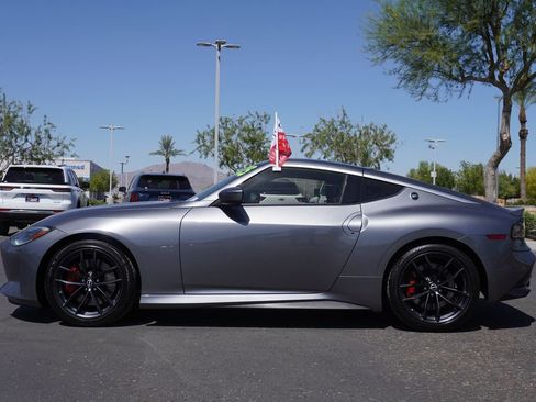 Certified 2025 Nissan Z Performance w/ Floor Mat Package RWD image 2