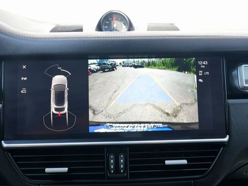 Used 2022 Porsche Cayenne Turbo image 55