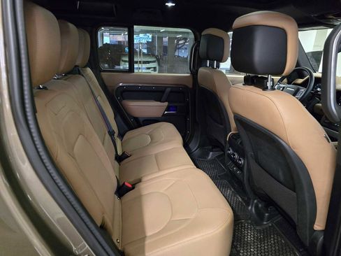 Used 2025 Land Rover Defender 110 X-Dynamic SE AWD/4WD image 13