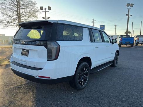 New 2026 Chevrolet Suburban LT w/ Comfort Package image 7