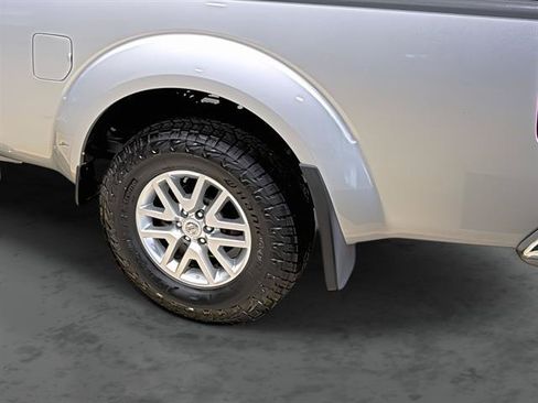 Used 2016 Nissan Frontier SV AWD/4WD image 11