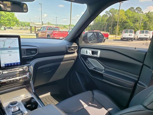 Used 2021 Ford Explorer ST w/ Equipment Group 401A AWD/4WD image 36