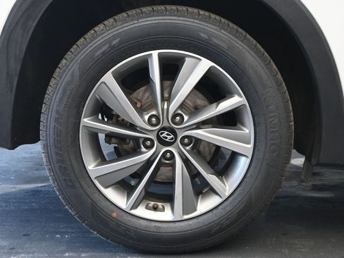 Used 2019 Hyundai Santa Fe Limited image 9