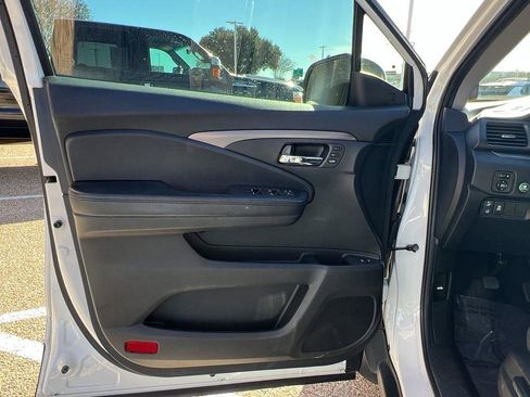 Used 2021 Honda Pilot Special Edition image 16