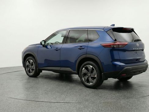 Used 2025 Nissan Rogue SV AWD/4WD image 6