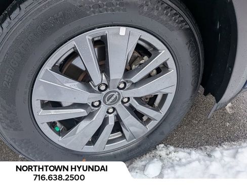 Used 2025 Nissan Pathfinder SV image 44