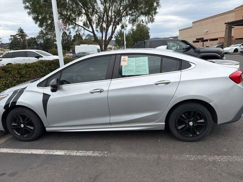 Used 2018 Chevrolet Cruze LT w/ RS Package image 14