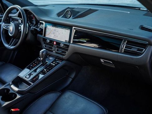 Used 2024 Porsche Macan w/ Premium Plus Package image 22