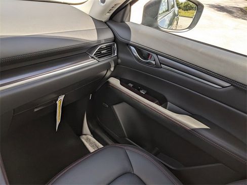 Used 2025 MAZDA CX-5 Carbon Edition image 13