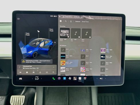 Used 2022 Tesla Model Y Performance AWD/4WD image 11