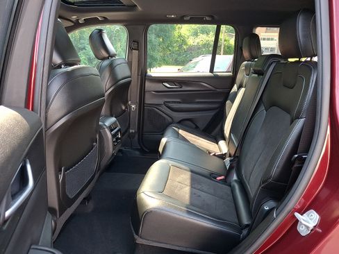 Certified 2023 Jeep Grand Cherokee Altitude AWD/4WD image 10