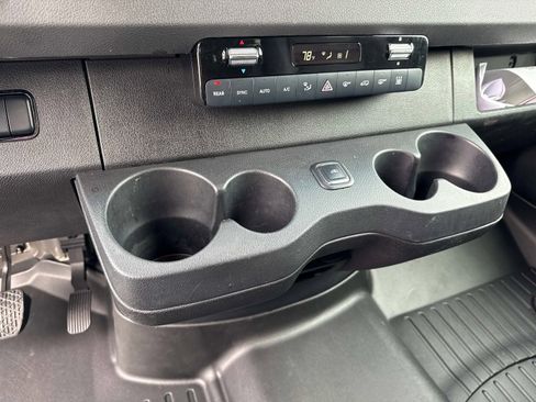 Used 2020 Mercedes-Benz Sprinter 2500 w/ Comfort Plus Package image 23