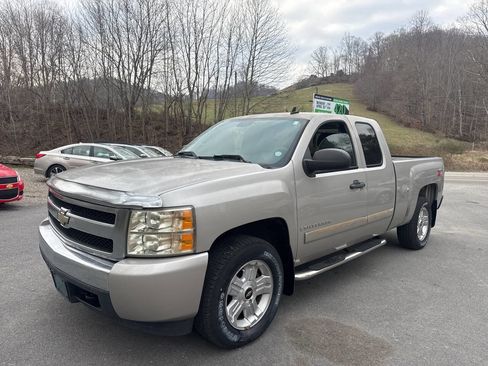 Used 2008 Chevrolet Silverado 1500 LT w/ Power Pack Plus image 2