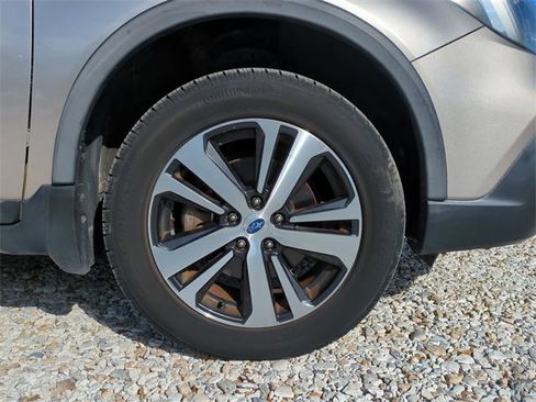 Used 2018 Subaru Outback 2.5i Limited image 11