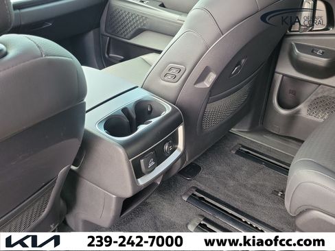 Certified 2025 Kia Carnival SX Prestige FWD image 13