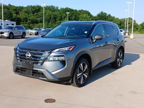 Used 2024 Nissan Rogue SL FWD image 4