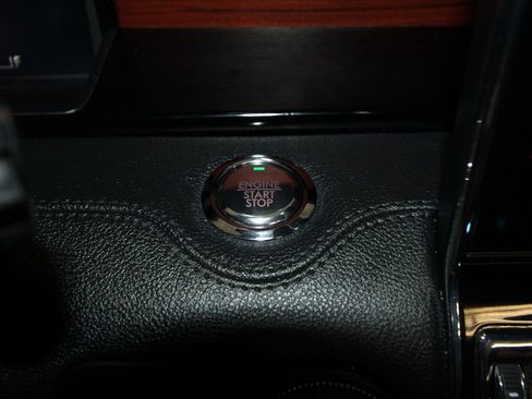 Used 2024 Lincoln Navigator Reserve AWD/4WD image 13
