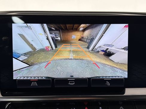 Used 2023 GMC Sierra 1500 SLT w/ SLT Premium Package image 29