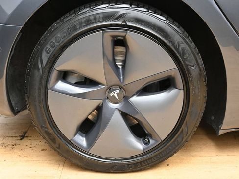 Used 2020 Tesla Model 3 Long Range AWD/4WD image 12