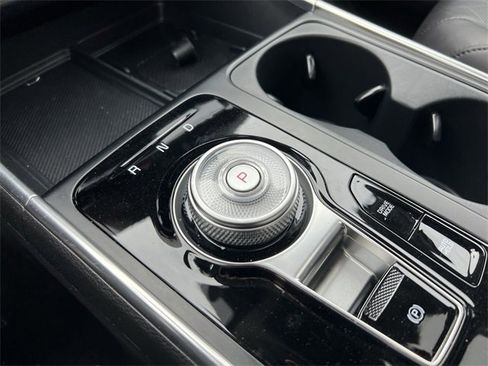 Certified 2025 Kia Carnival SX w/ SX Dark Edition Package image 20