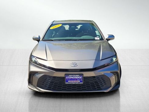 Used 2025 Toyota Camry SE FWD image 2