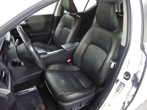 Used 2012 Lexus CT 200h Premium image 17