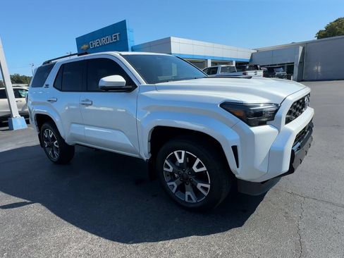 Used 2025 Toyota 4Runner TRD Sport Premium RWD image 2