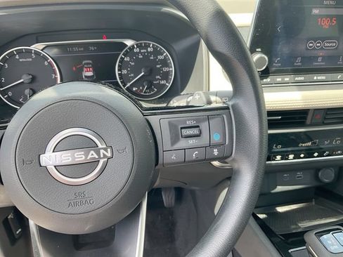 Used 2023 Nissan Rogue SV AWD/4WD image 20