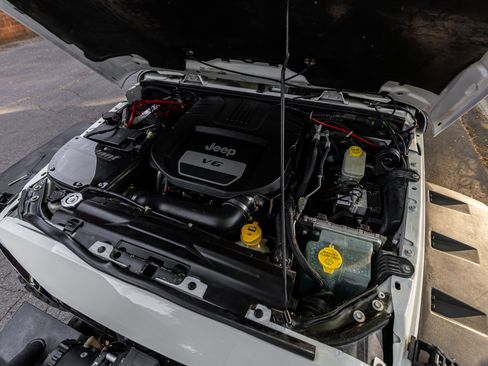 Used 2016 Jeep Wrangler Unlimited Sahara AWD/4WD image 58