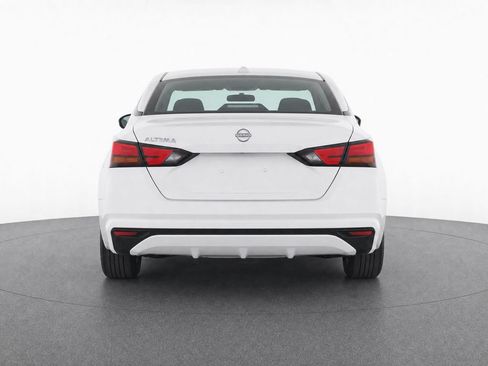 Used 2025 Nissan Altima 2.5 SV FWD image 7