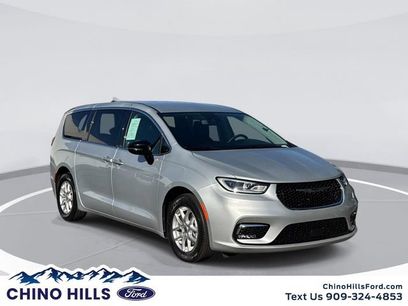 Used 2024 Chrysler Pacifica Touring-L
