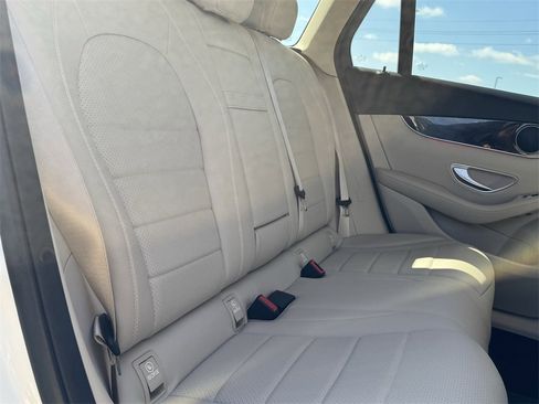 Used 2022 Mercedes-Benz GLC 300 image 22