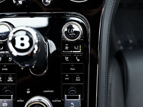 Used 2024 Bentley Continental GT image 72