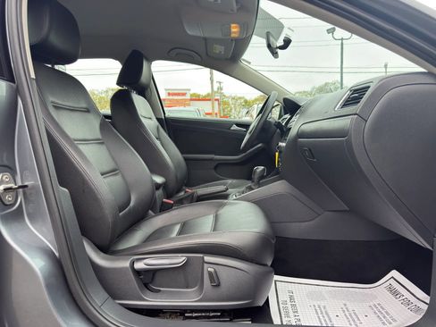 Used 2014 Volkswagen Jetta SE FWD image 22