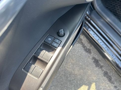 Used 2021 Toyota Camry SE FWD image 10