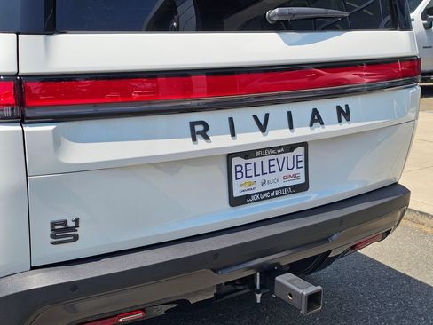 Used 2025 Rivian R1S Adventure AWD/4WD image 15